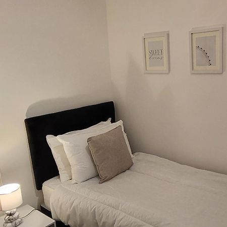 Stunning 2 Bedroom Apartment In Canary Wharf - Morland Apartments London Rum bild