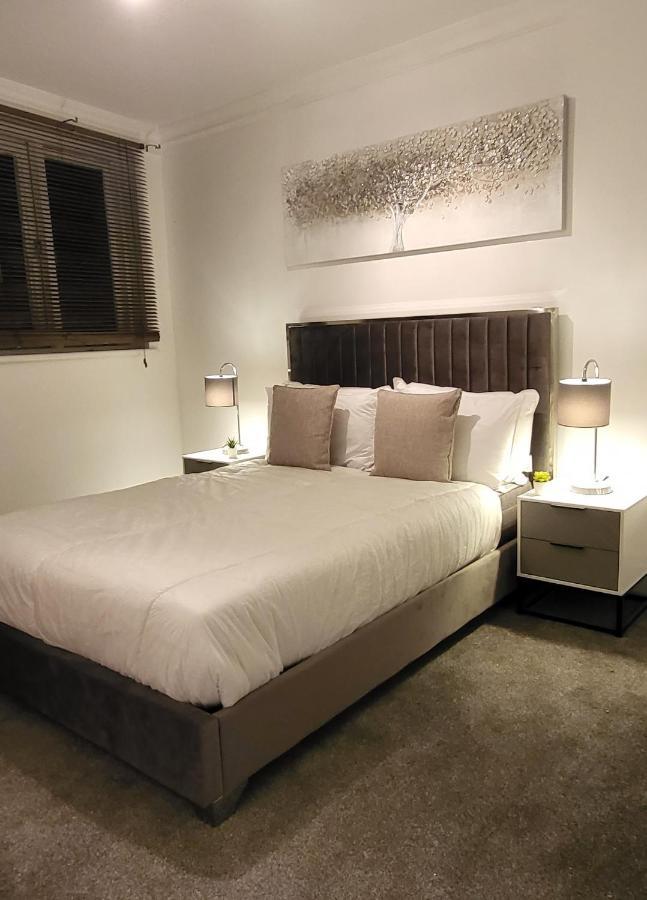 Stunning 2 Bedroom Apartment In Canary Wharf - Morland Apartments London Exteriör bild