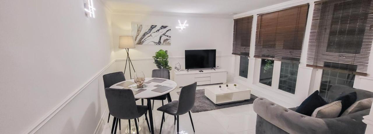Stunning 2 Bedroom Apartment In Canary Wharf - Morland Apartments London Exteriör bild