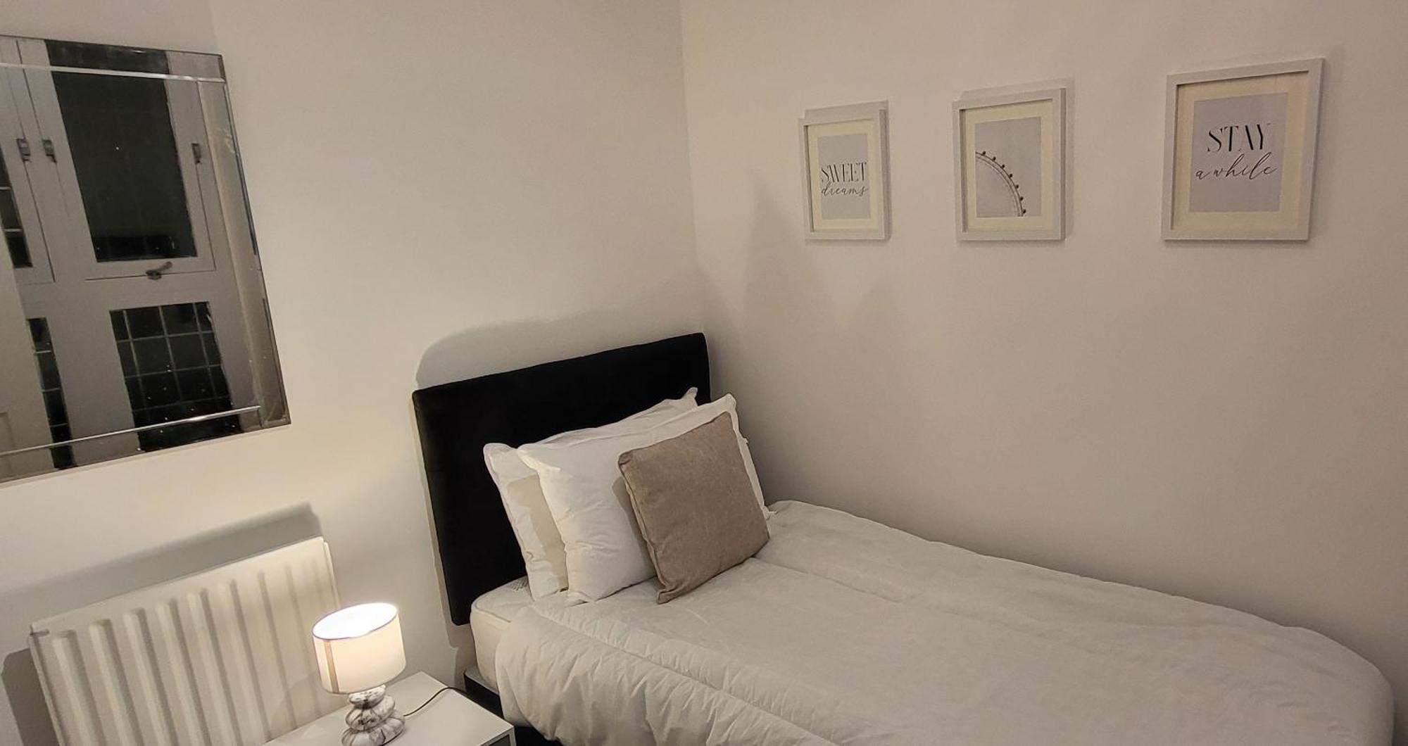 Stunning 2 Bedroom Apartment In Canary Wharf - Morland Apartments London Rum bild