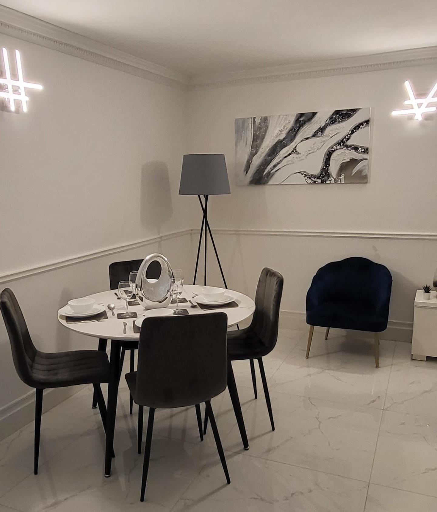 Stunning 2 Bedroom Apartment In Canary Wharf - Morland Apartments London Rum bild